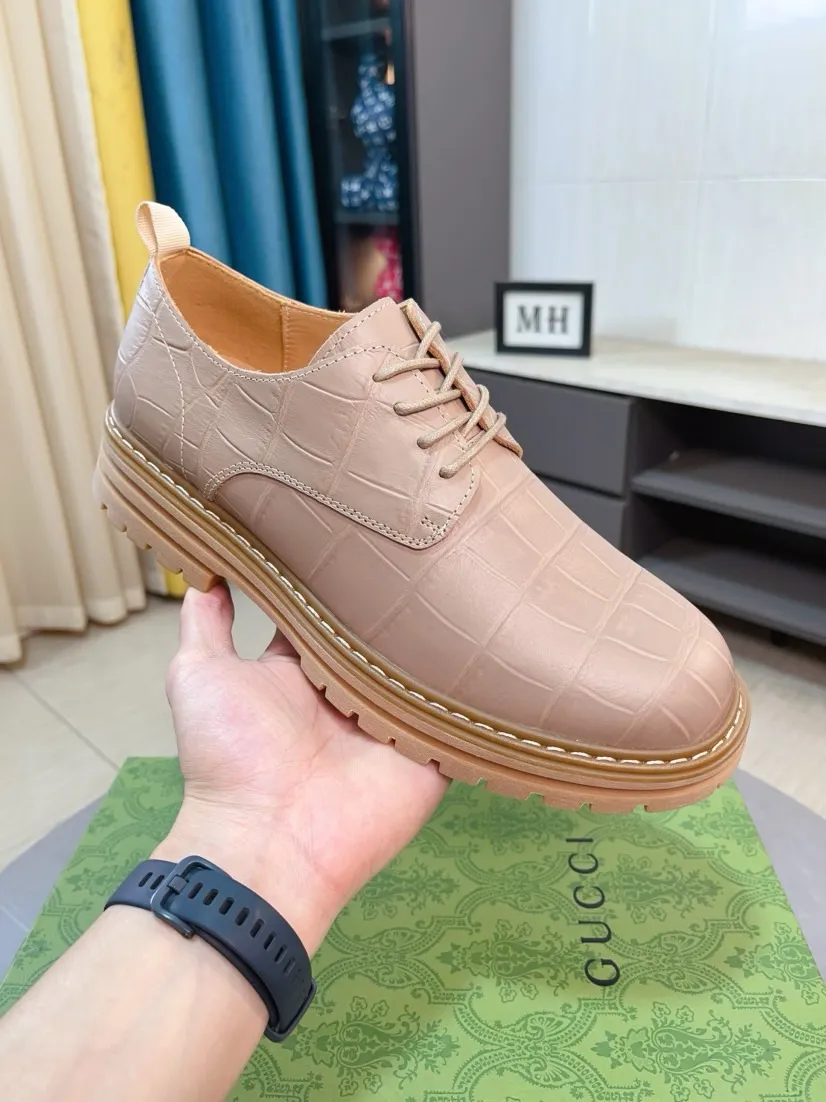 Men's shoes 💰500🌸🌸 (GUCCI) [can be made without label] G's new business boots are full-layer calfskin embossed with classic diamond pattern craftsmanship. They are high-end and classy, ​​versatile and have a full three-dimensional feel. They use raw rubber non-slip outsole. If you look closely, you will be addicted to the leather. You can't extricate yourself ~ the best on the market.          Fabric: Cowhide/Embossed Lining: Cowhide.          Please make a note when placing an order, size: 38-44 (37, 45, 46 can be customized and cannot be returned or exchanged)